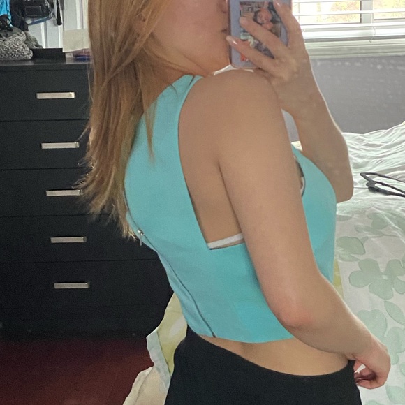 Xs/S Boohoo Cropped Cutout Tank - Picture 2 of 2